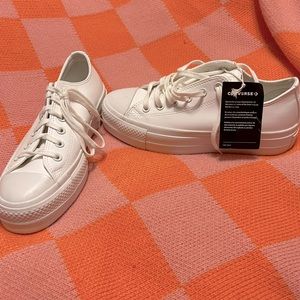 NEW Leather Platform Converse. Low top.